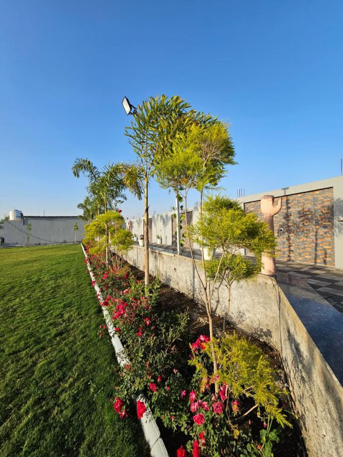 Shree Ambe Farmhouse Βίλα Ujjain Εξωτερικό φωτογραφία