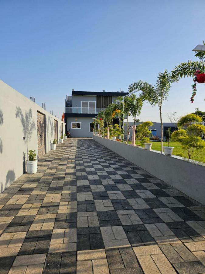 Shree Ambe Farmhouse Βίλα Ujjain Εξωτερικό φωτογραφία
