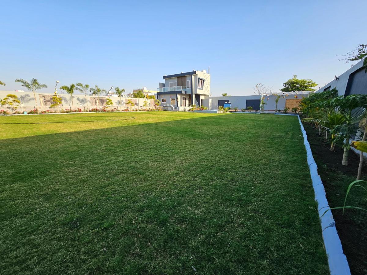 Shree Ambe Farmhouse Βίλα Ujjain Εξωτερικό φωτογραφία