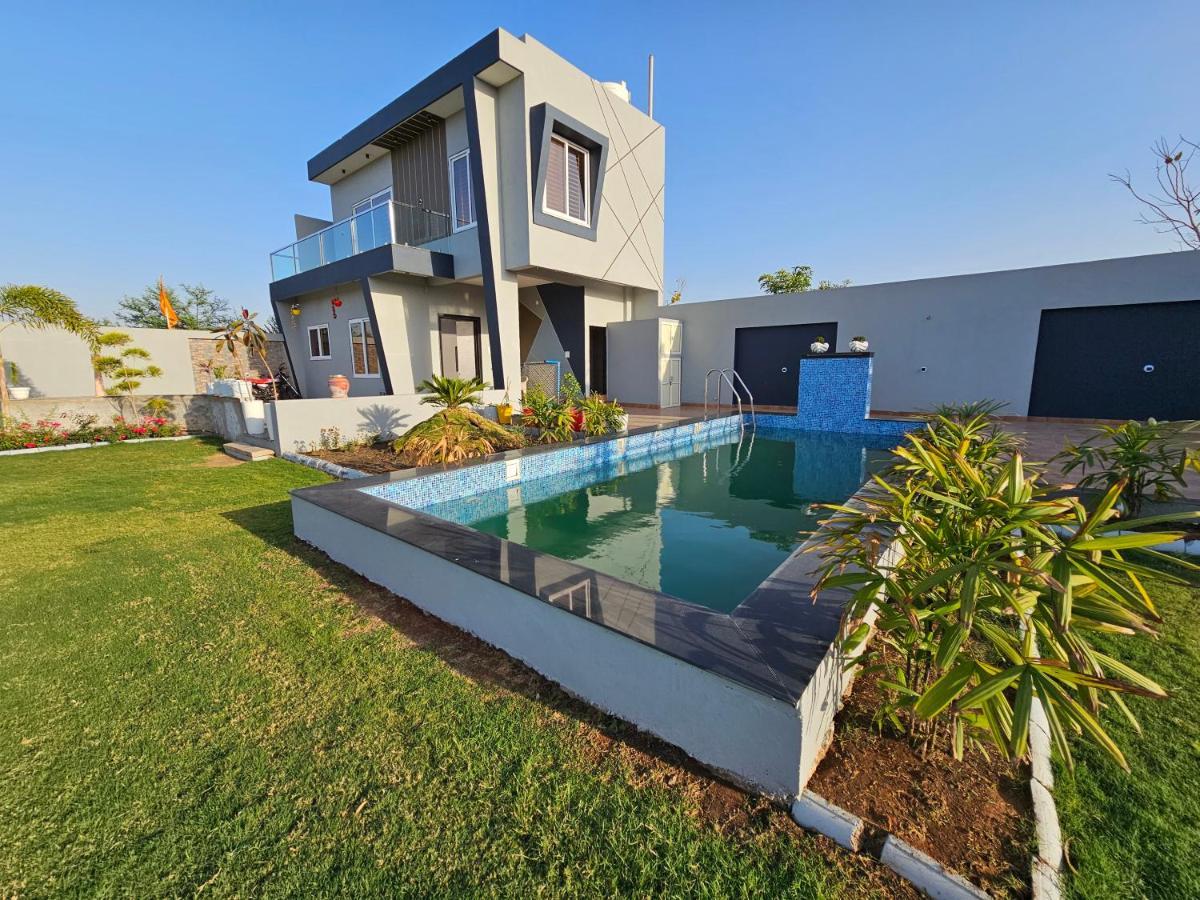 Shree Ambe Farmhouse Βίλα Ujjain Εξωτερικό φωτογραφία