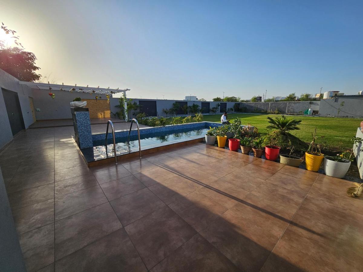Shree Ambe Farmhouse Βίλα Ujjain Εξωτερικό φωτογραφία